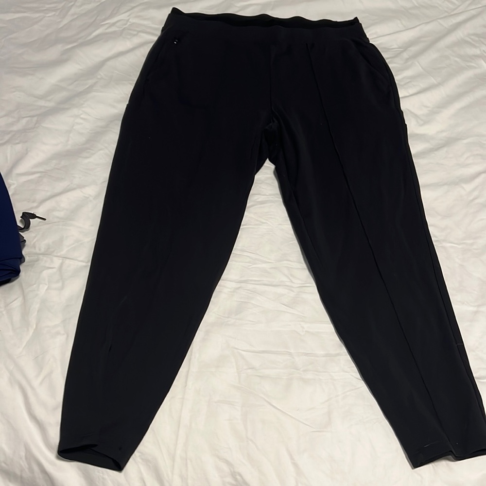 Athleta Venice Pintuck pant size medium